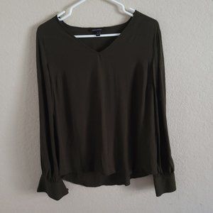 Banana Republic Olive V neck  split sleeve blouse